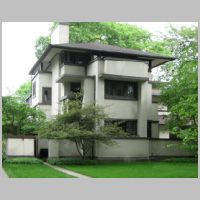 William E. Martin House (1902) 636 N East Ave Oak Park, photo Zol87, Wikipedia.jpg